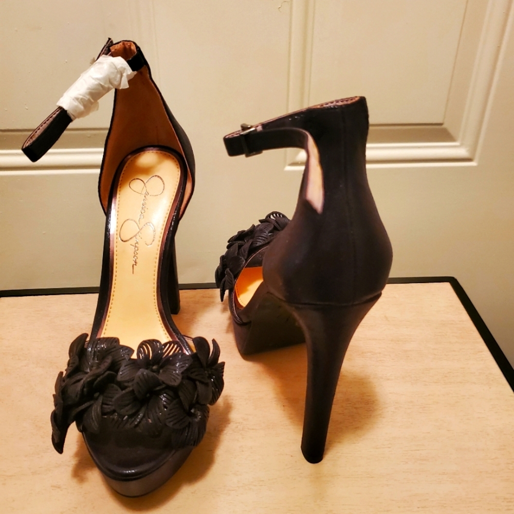 Jessica Simpson size 7 black heels